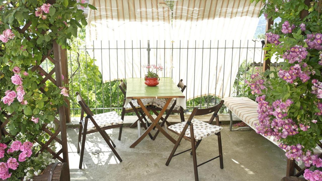 Cit Ni Bed & Breakfast Bosia Екстериор снимка